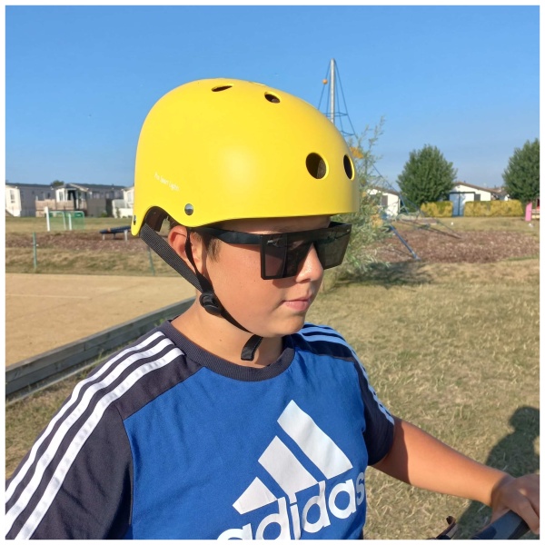 Children's bicycle helmet with matte yellow color Boy
