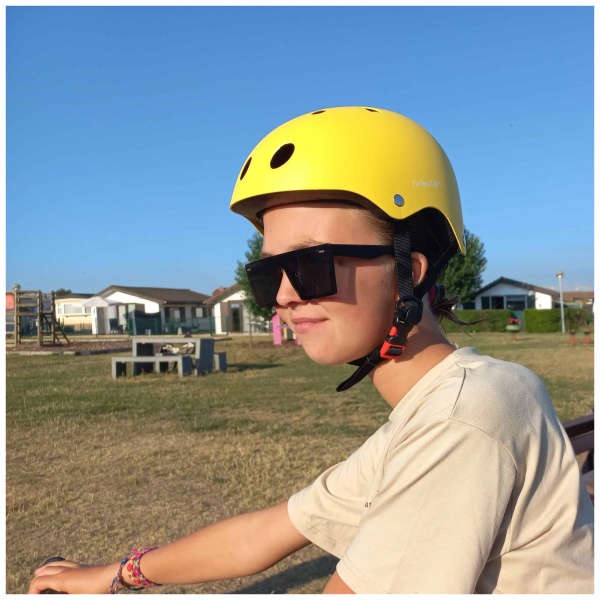 Bicycle helmet for children yellow girl with sunglasses