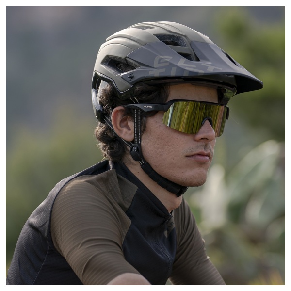 Eltin Forest fietsbril mat zwart - goud zijaanzicht man 03