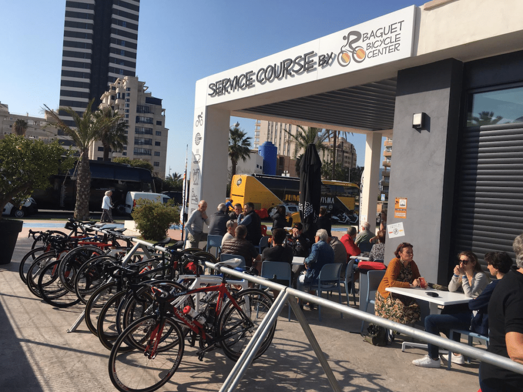 Fietscafe Service Course Calpe terras